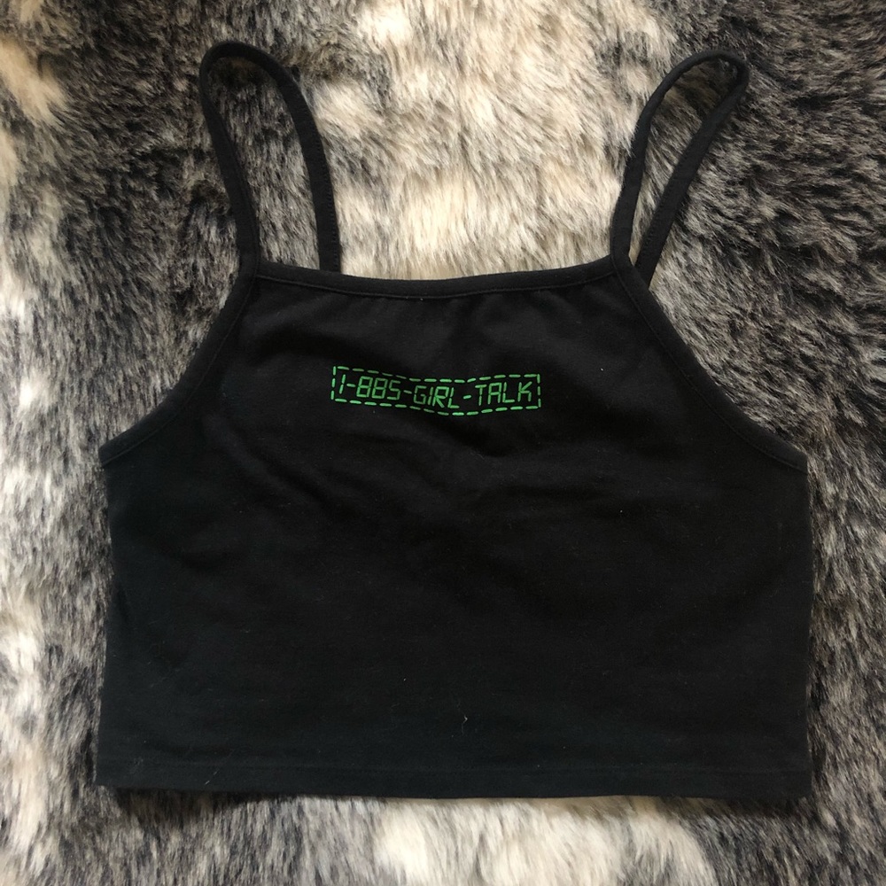 Black Graphic Crop